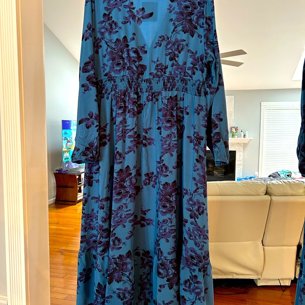💕Beautiful blue floral maxi dress size 18 - Picture 2 of 4